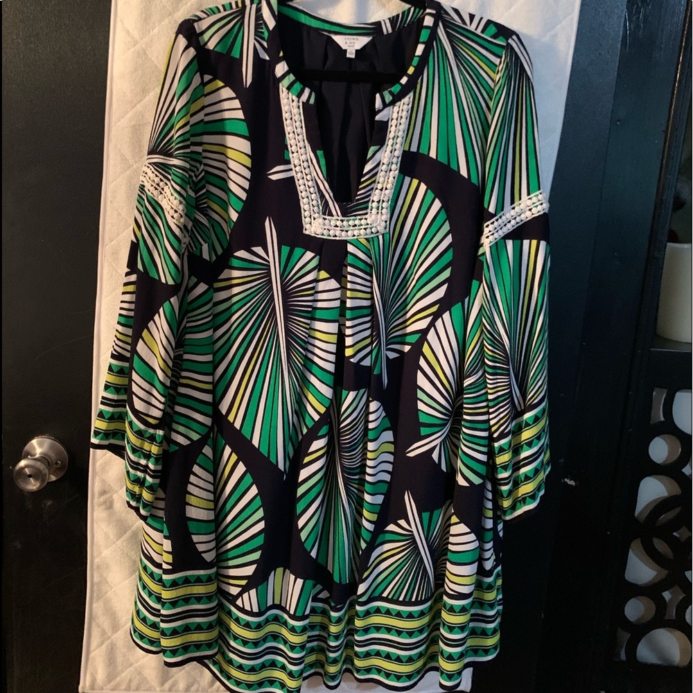 1x Crown &Ivy dress